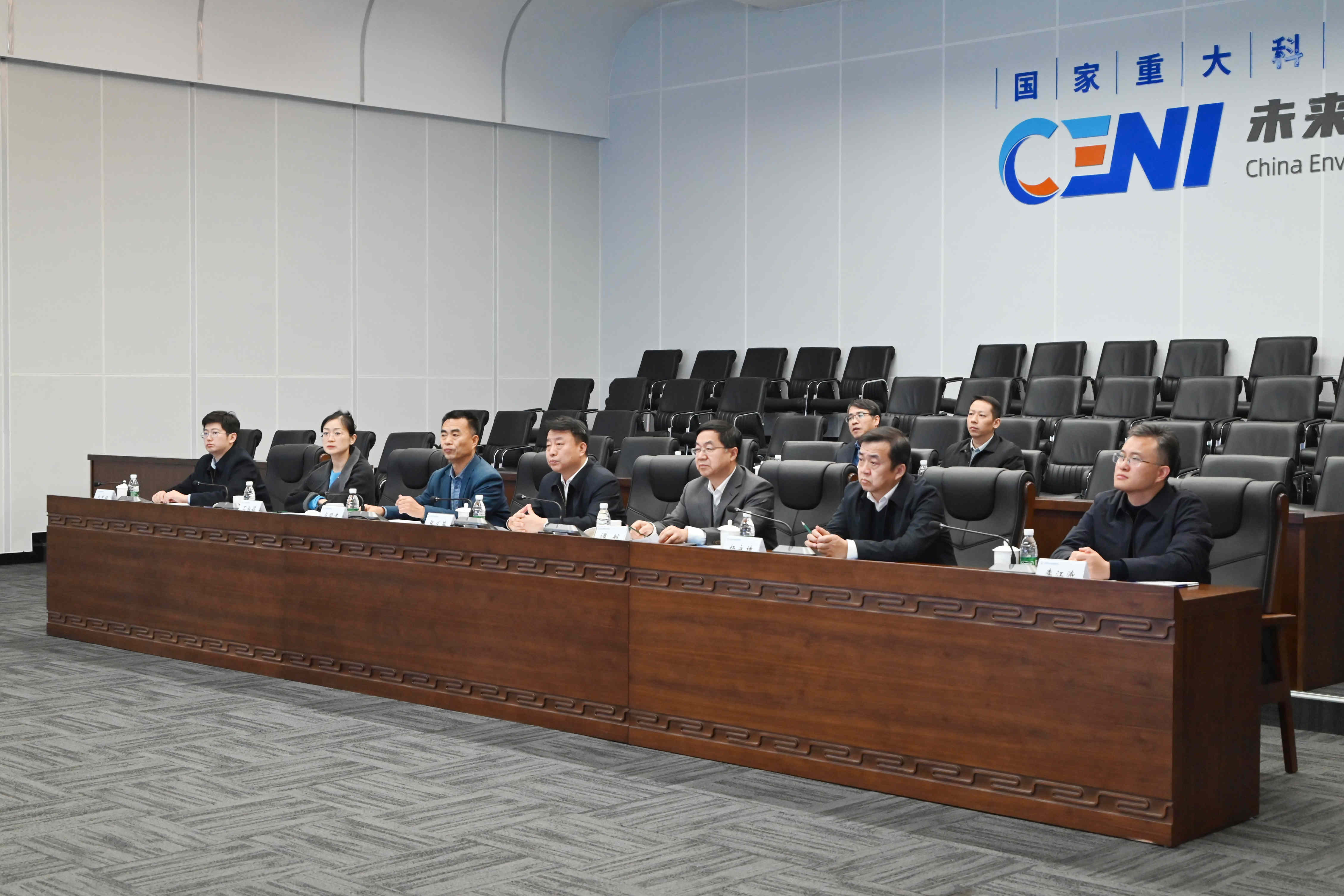 山东省人民政府驻上海办事处党委书记、主任张义英一行来院考察交流